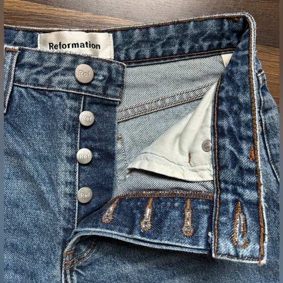 Reformation Mid Crop Flare Petite 26 Baltic Wash Frayed - Picture 5 of 6